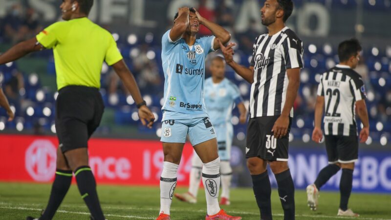 Santos inicia caminhada na Copa Sul-Americana tentando apagar vexames recentes na competição