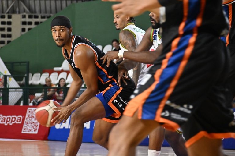 Unifacisa ganha fôlego na reta final da 1ª fase do NBB com recorde pessoal de Carr