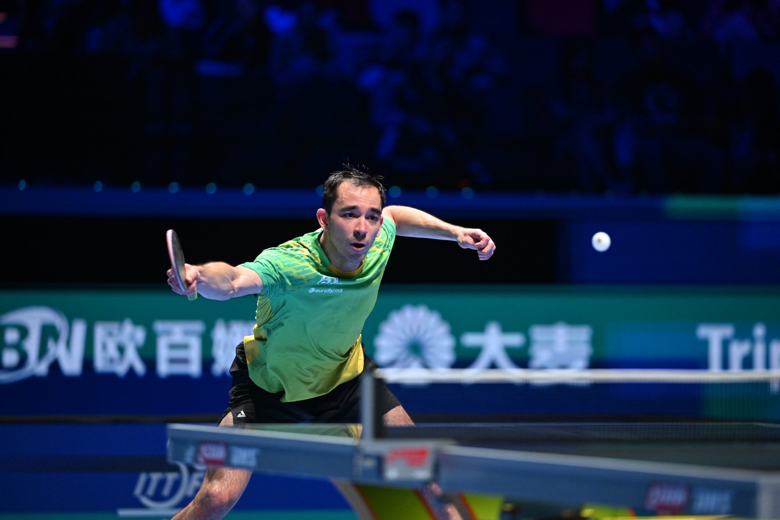 Calderano vence francês e vai encarar líder do ranking na semi da Copa do Mundo de tênis de mesa