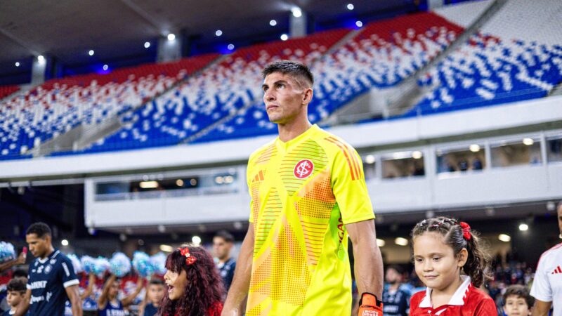 Rochet volta a se lesionar, e Inter também perde Matheus Bahia para próximos jogos