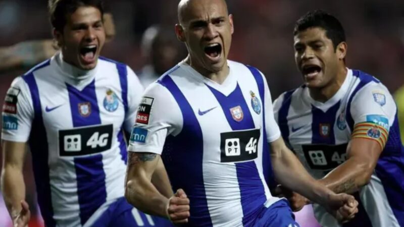 Maicon brinca sobre reencontro com o amigo Hulk em Coritiba x Atlético-MG: “Descer a porrada”