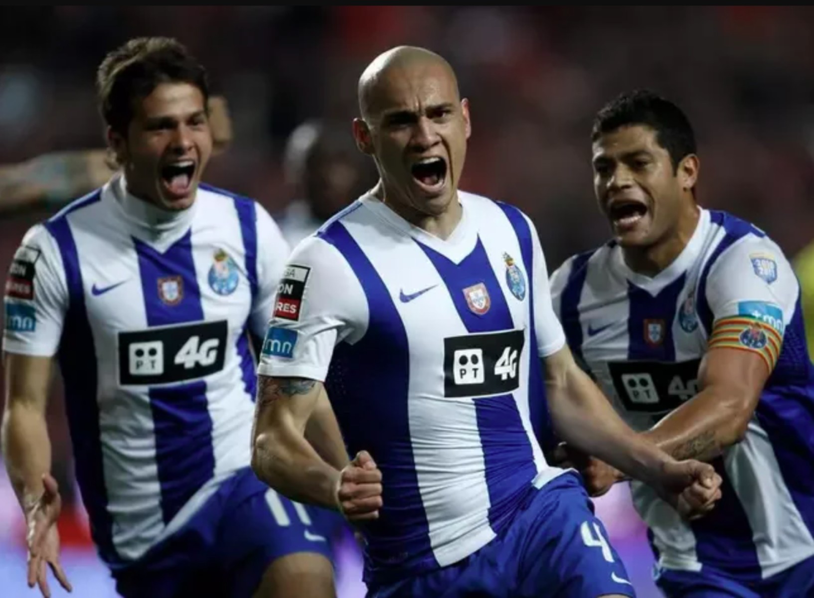 Maicon brinca sobre reencontro com o amigo Hulk em Coritiba x Atlético-MG: “Descer a porrada”