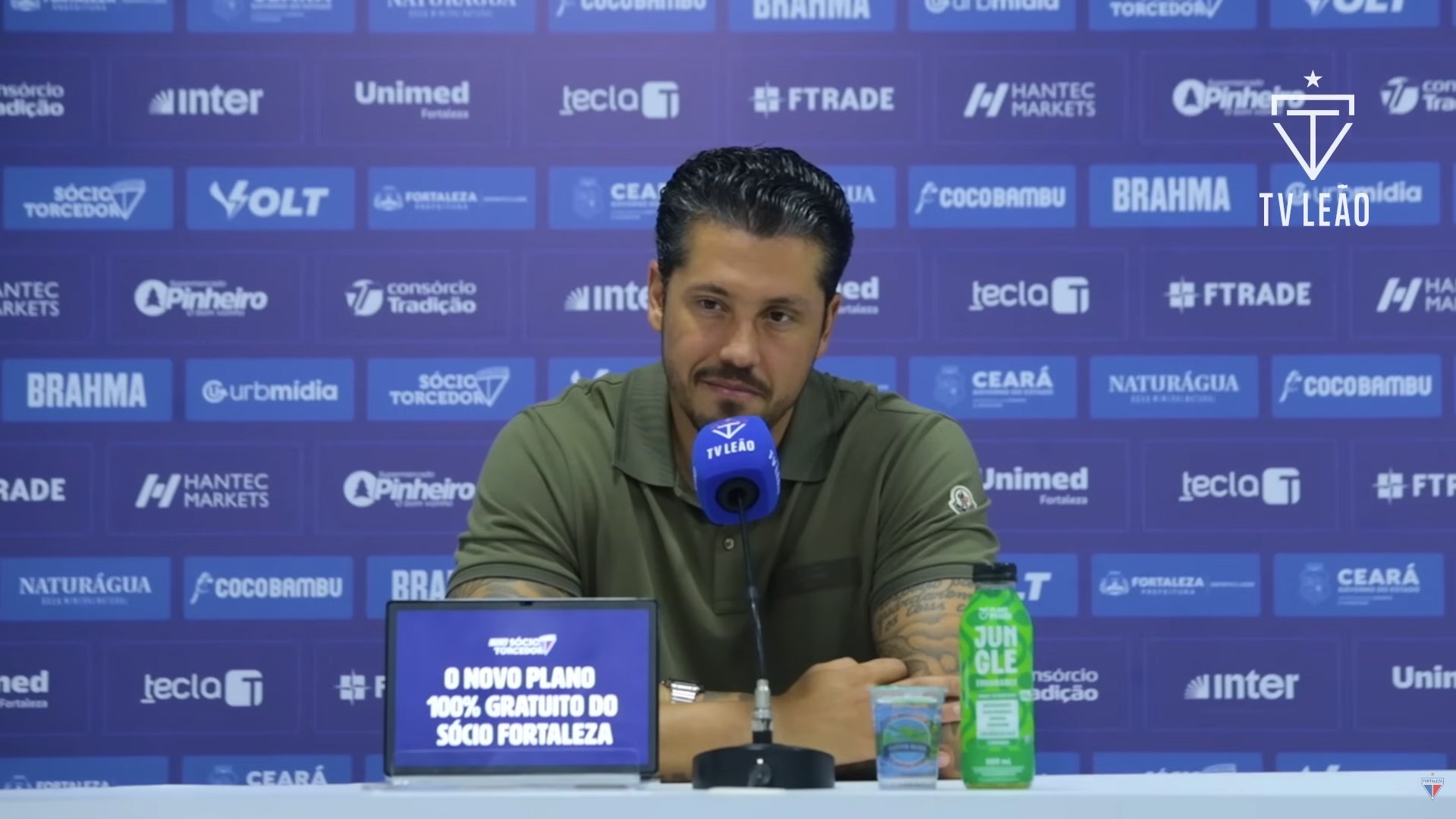 Alvo de protestos, Carpini responde torcida do Fortaleza e dispara: “Burro eu não sou”