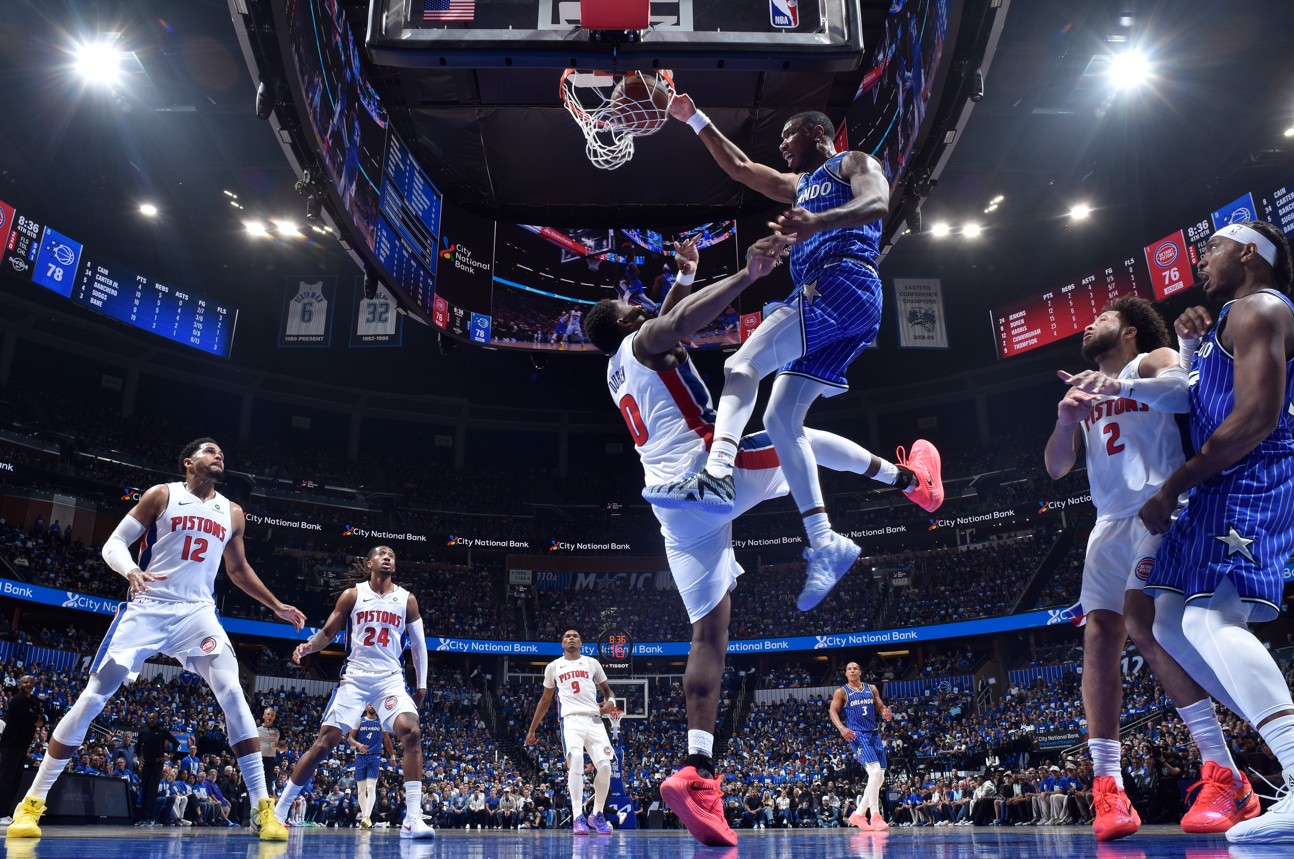 Jamal Cain dá enterrada espetacular em vitória do Orlando Magic; veja vídeo