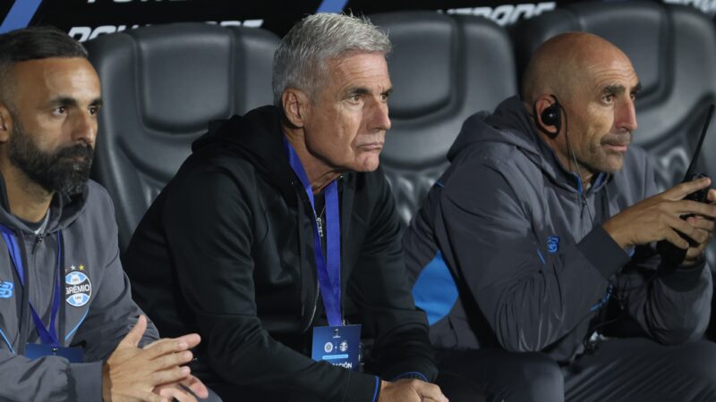 Análise: derrota do Grêmio na Sul-Americana coloca Luís Castro contra a parede