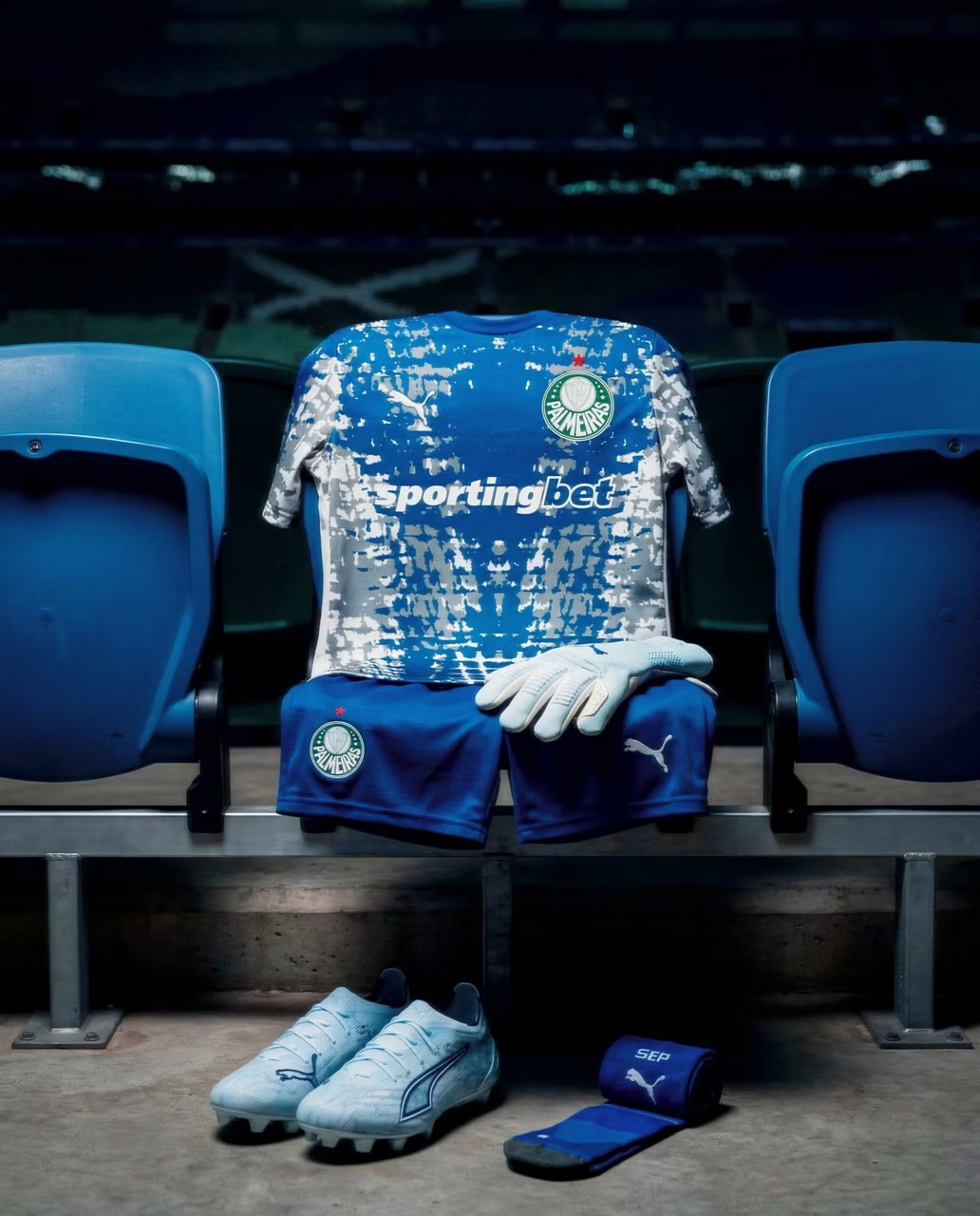 Palmeiras lança camisa especial em homenagem a goleiros históricos dos anos 90; veja fotos