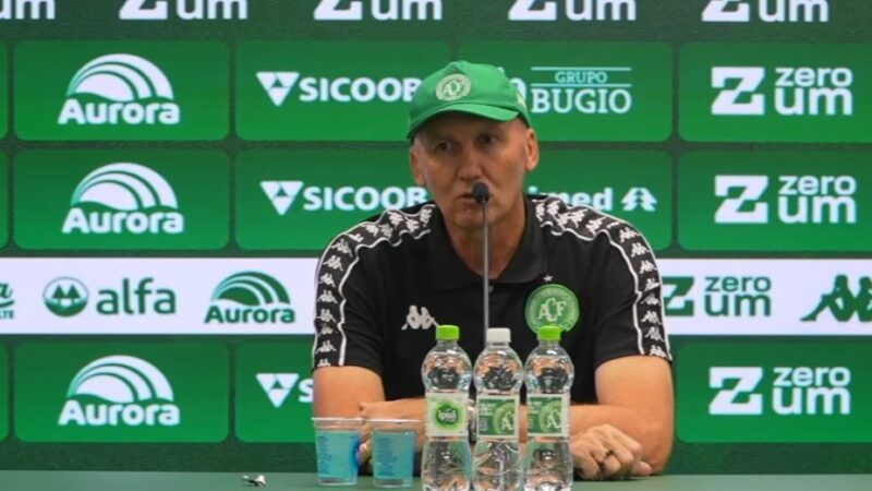 Chapecoense anuncia a demissão do técnico Gilmar Dal Pozzo