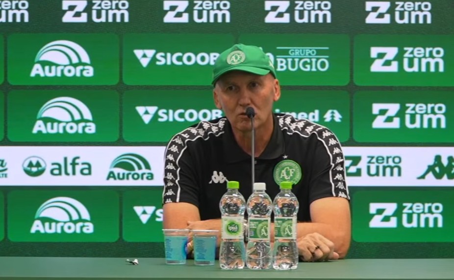 Chapecoense anuncia a demissão do técnico Gilmar Dal Pozzo