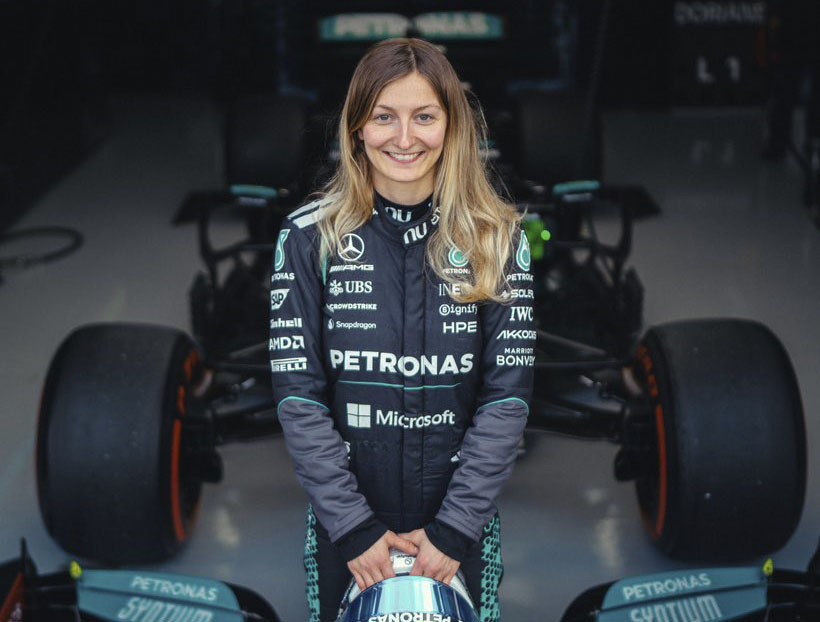 Campeã da F1 Academy se torna 1ª mulher a pilotar Mercedes em teste