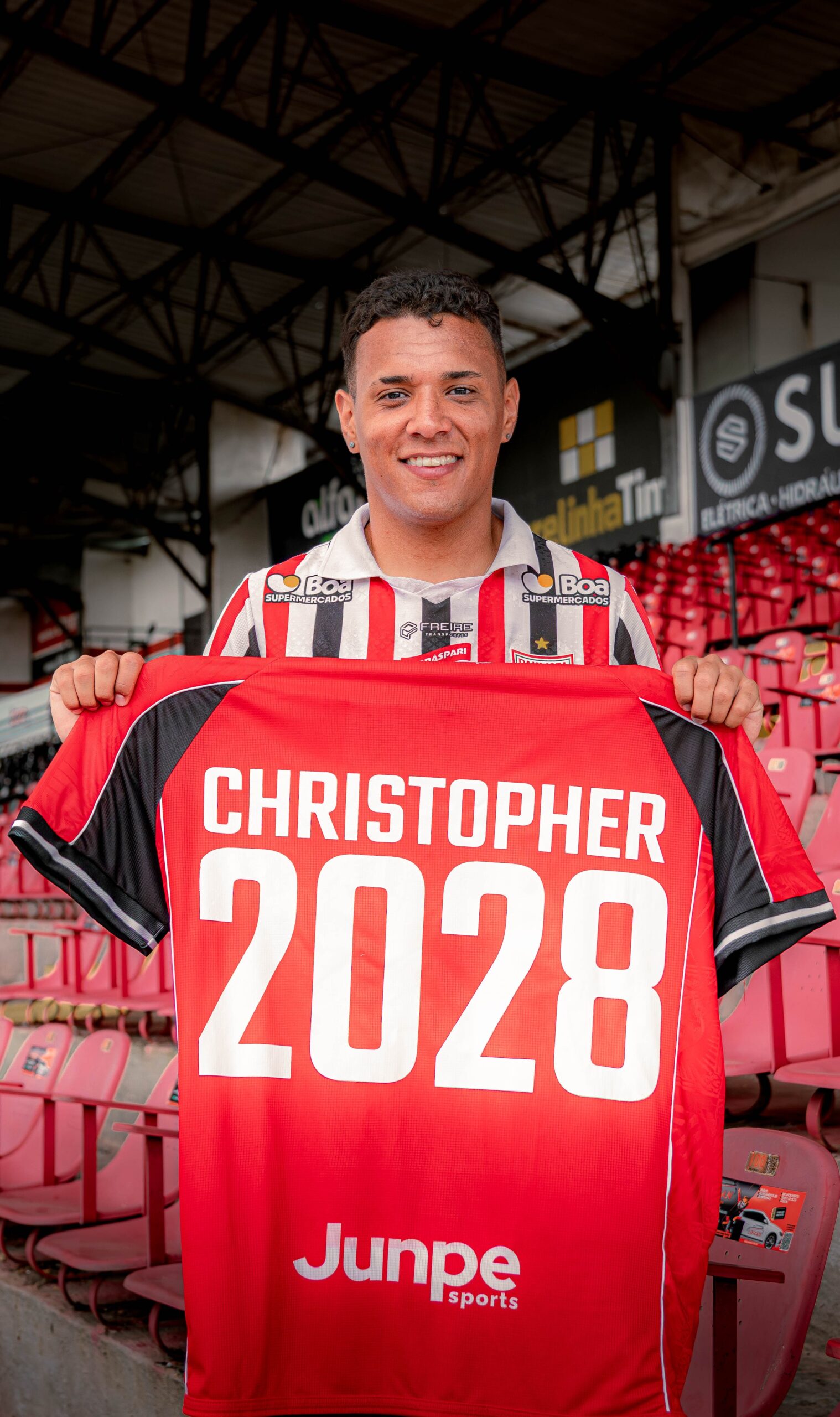 Paulista anuncia a renovação de contrato do atacante Christopher