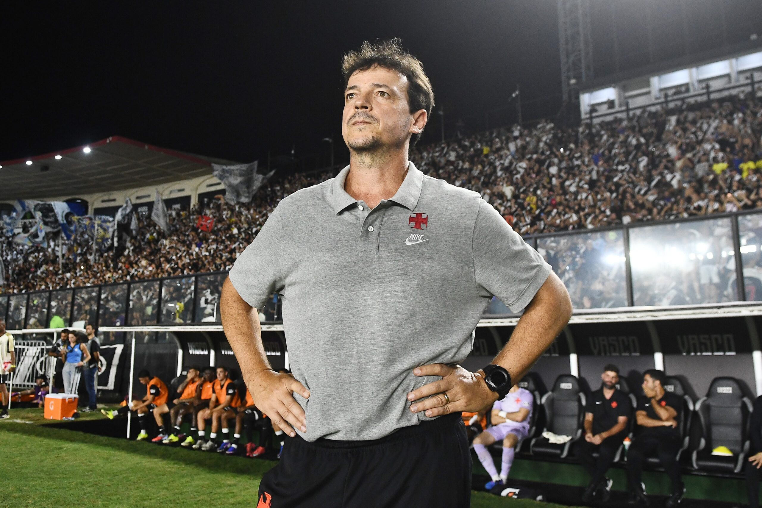 Corinthians tem negociação avançada com Fernando Diniz