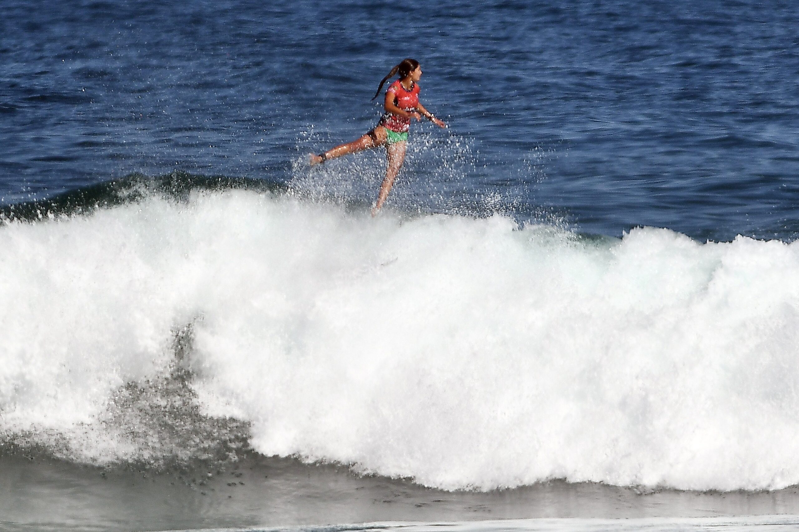 Luana Silva vence Tyler Wright e avança às quartas em Bells Beach