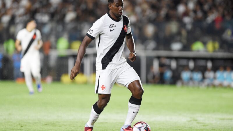Escalação do Vasco: time terá formação com três zagueiros na estreia da Sul-Americana