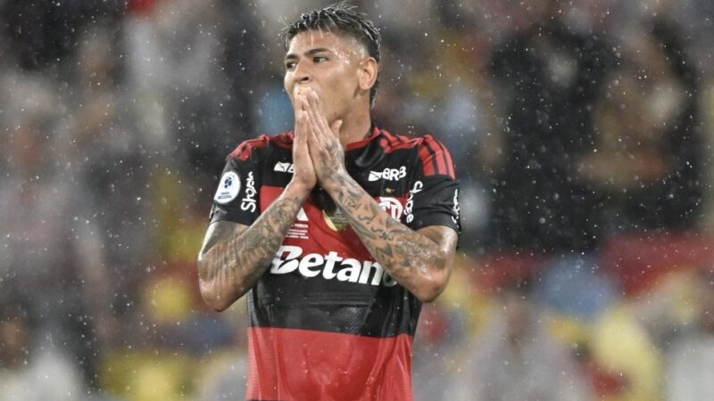 Carrascal pega quatro jogos de suspensão pela Supercopa, mas pode jogar nesta quinta