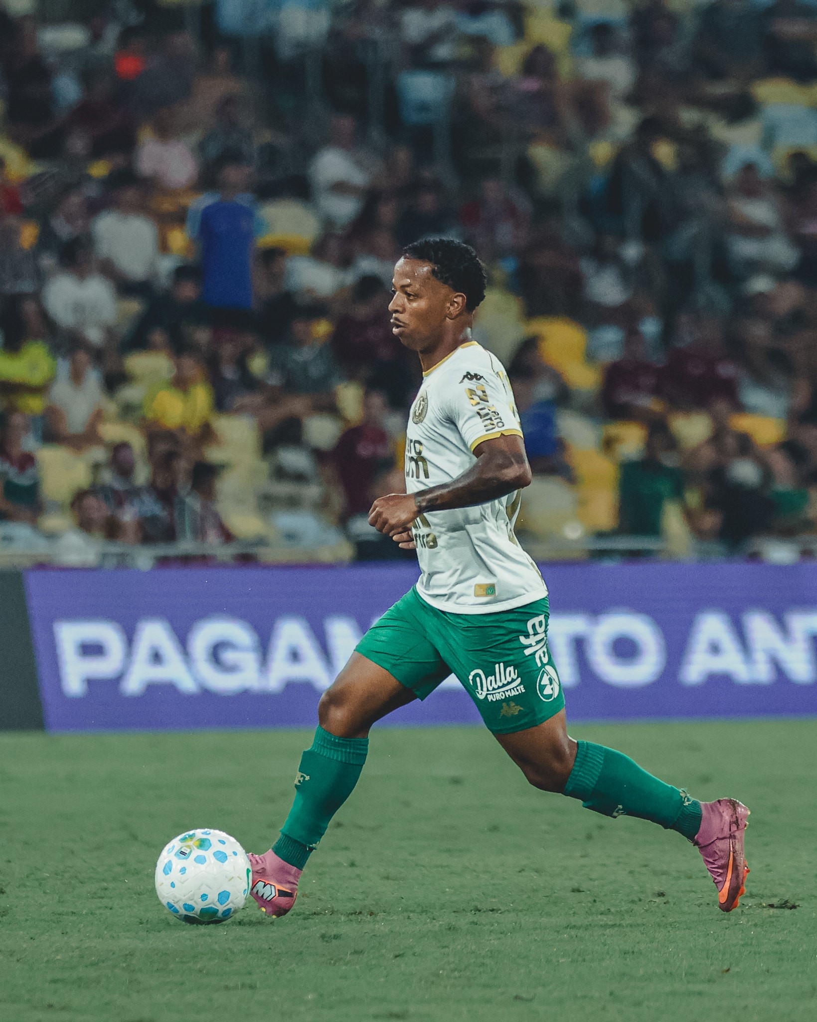 Chapecoense se manifesta e prega cautela em relação ao caso do atacante Ênio