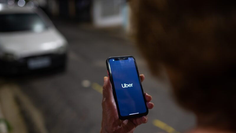 Uber enfrenta novo julgamento por agressão sexual após indenização de US$ 8,5 milhões