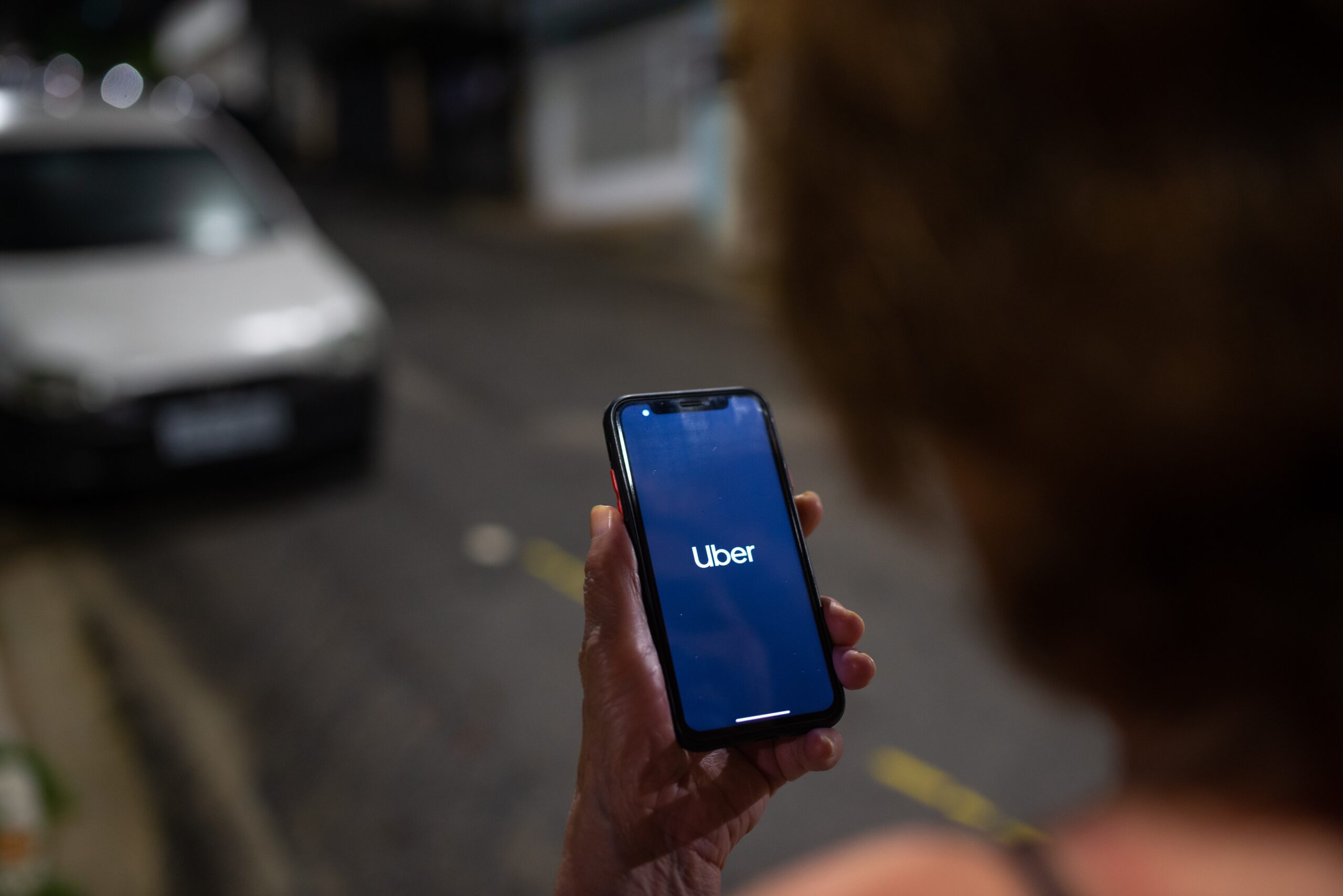 Uber enfrenta novo julgamento por agressão sexual após indenização de US$ 8,5 milhões