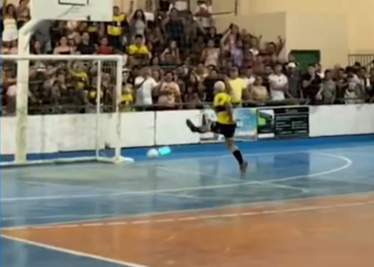 “Já achava que seria gol”, diz atleta que perdeu chance sem goleiro em jogo de futsal no interior do Acre