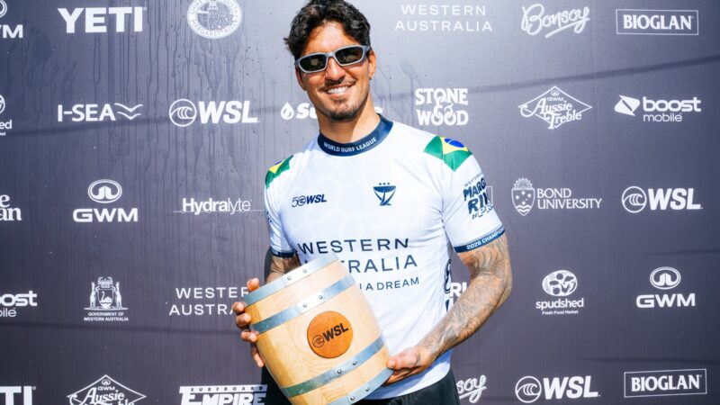 Líder do ranking, Medina entra direto na 2ª rodada e aguarda rival em Gold Coast; veja baterias
