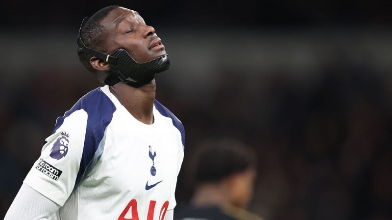 Tottenham entra na zona de rebaixamento do Inglês pela primeira vez em 18 anos