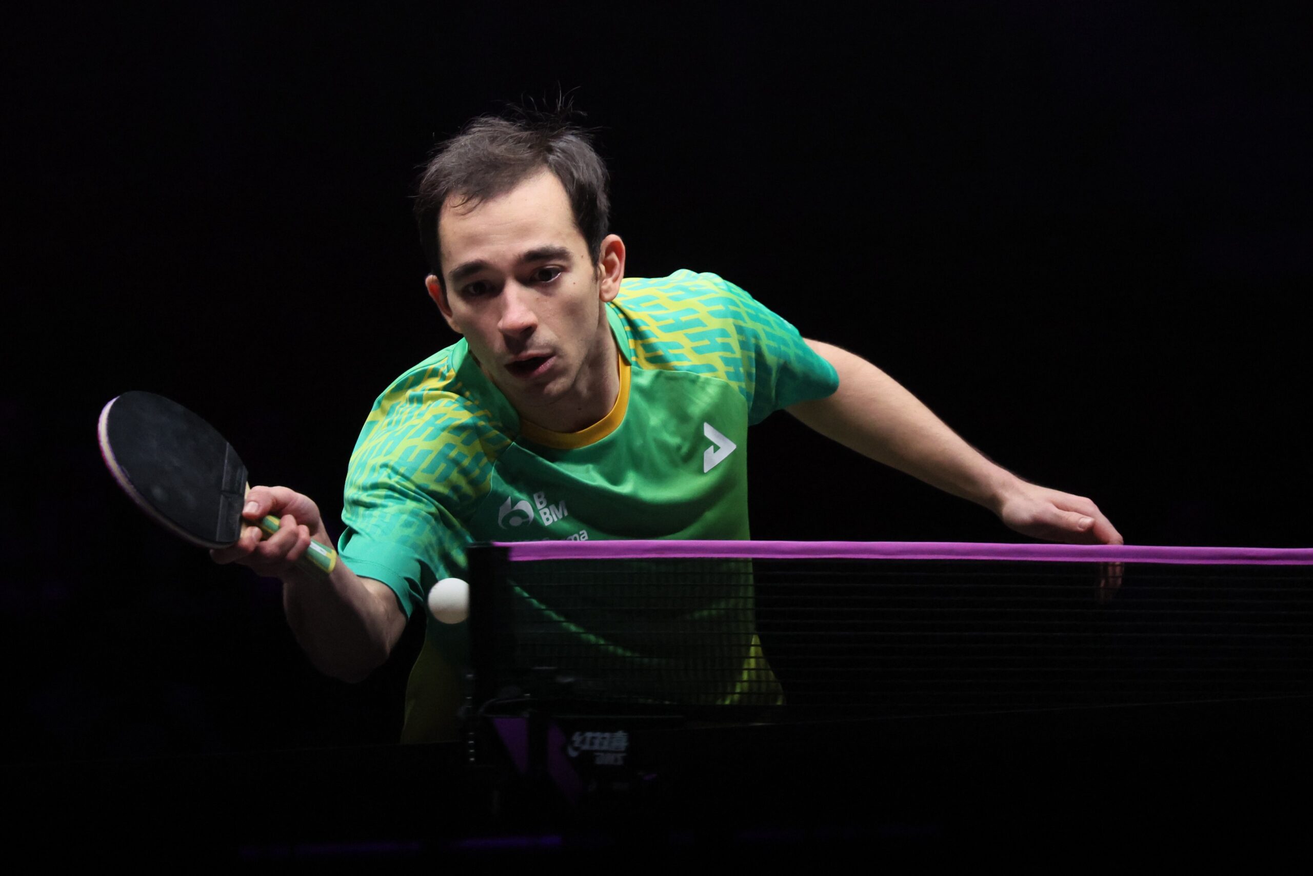 Hugo Calderano perde para nº 1 do ranking e fica com bronze na Copa do Mundo de tênis de mesa