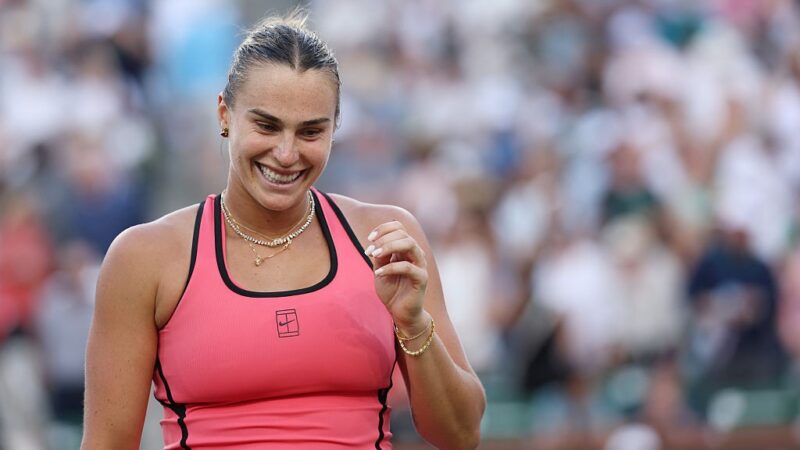 Sabalenka diz que bebe após títulos e quebra raquetes para aliviar tensão: “Equilíbrio é tudo”