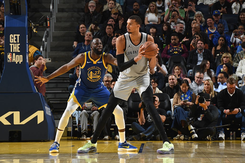 Wembanyama marca 41 pontos, anota duplo-duplo e lidera 10ª vitória seguida dos Spurs