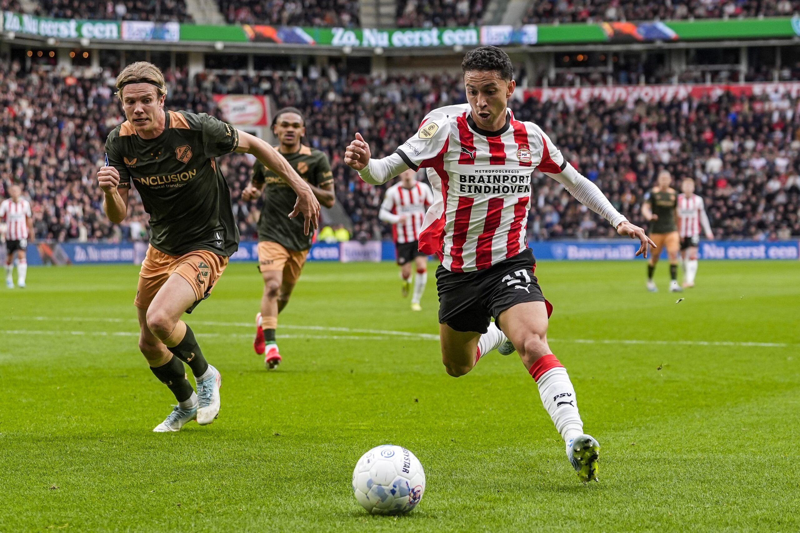 Mais vitorioso que Romário e Ronaldo no PSV, lateral chega ao nono título pelo clube: “Minha casa”