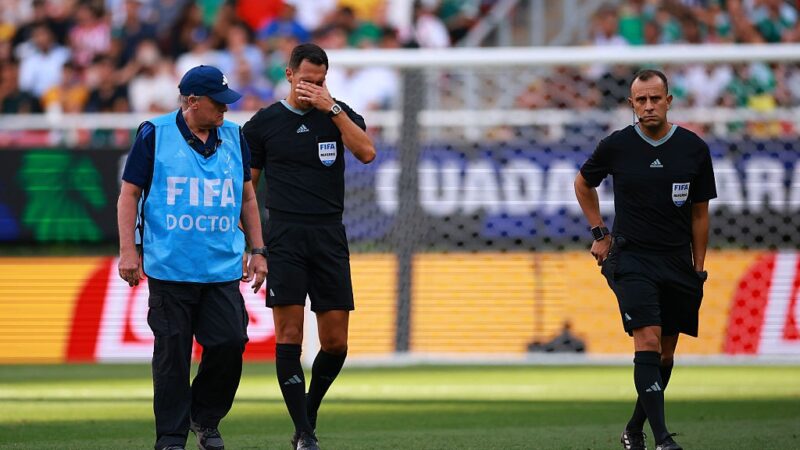 Árbitro se machuca na Data Fifa, e Conmebol troca juiz da estreia do Palmeiras na Libertadores