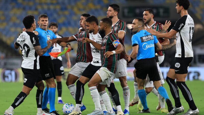 Allan, do Corinthians, é denunciado ao STJD por gesto obsceno e pode pegar gancho de até seis jogos