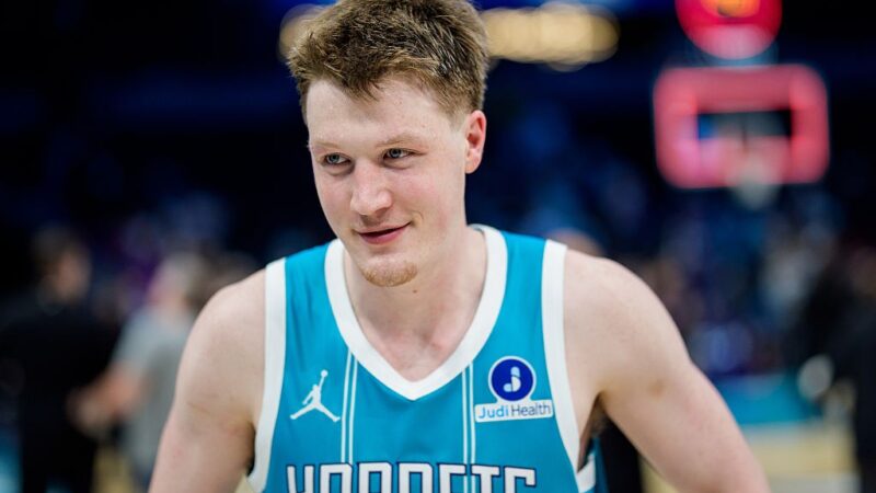 Calouro dos Hornets bate recorde de cestas de três pontos e supera Kemba Walker