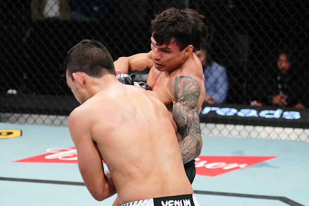 UFC: Alessandro Costa e Alice Pereira levam R$ 516 mil cada um em bônus