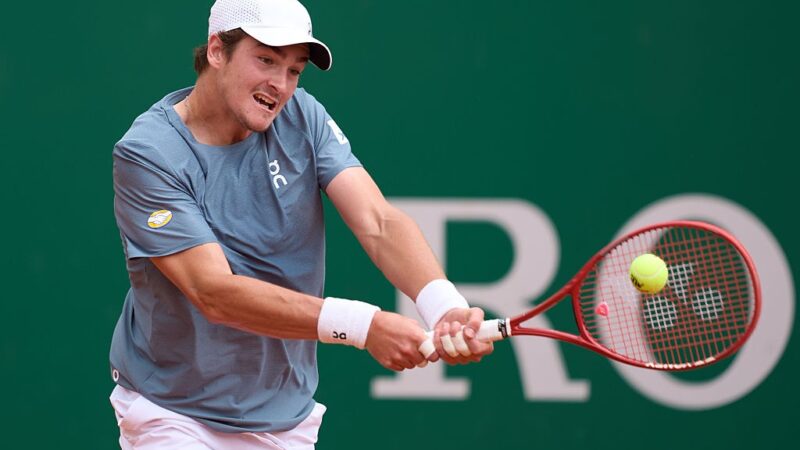 Em Monte Carlo, João Fonseca bate Matteo Berretini e avança às quartas de um Masters 1000 pela primeira vez na carreira