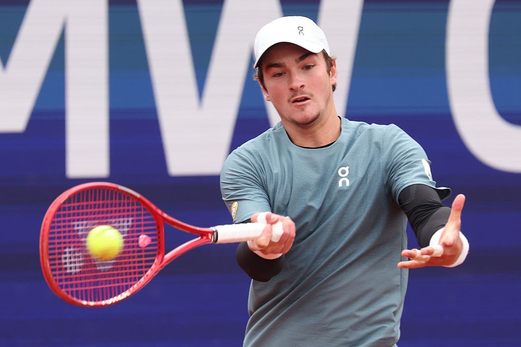 Fonseca vence algoz de Buenos Aires na estreia e vai às oitavas de final em Munique