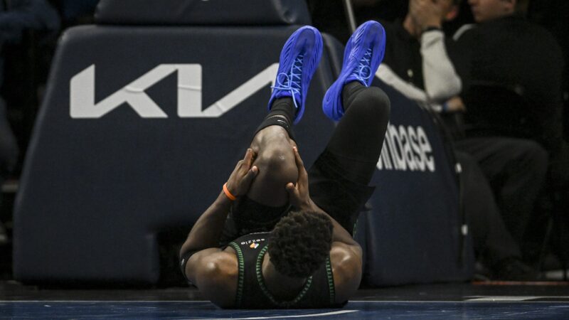 NBA: Anthony Edwards desfalca Wolves por algumas semanas por causa de lesão no joelho