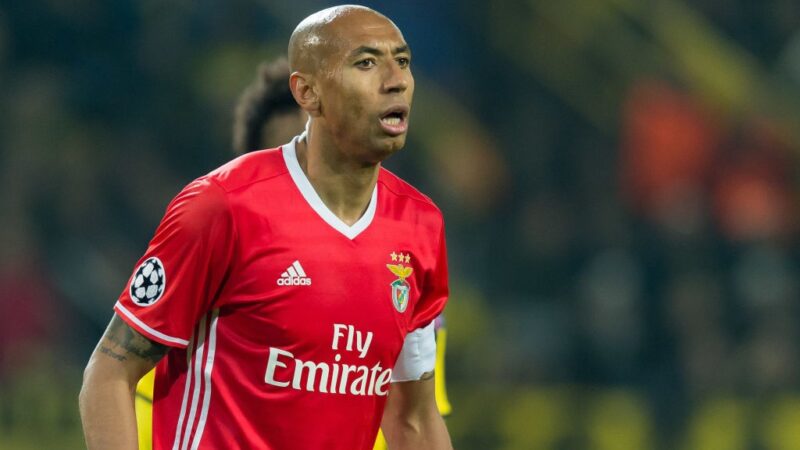 Luisão critica punição da Uefa a Prestianni: “O recado é perigoso”