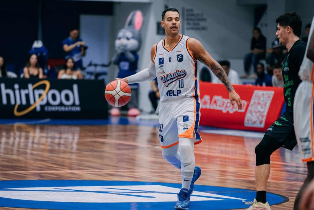 Henrique lamenta início ruim da Unifacisa contra o Corinthians e mira fator casa para virar série