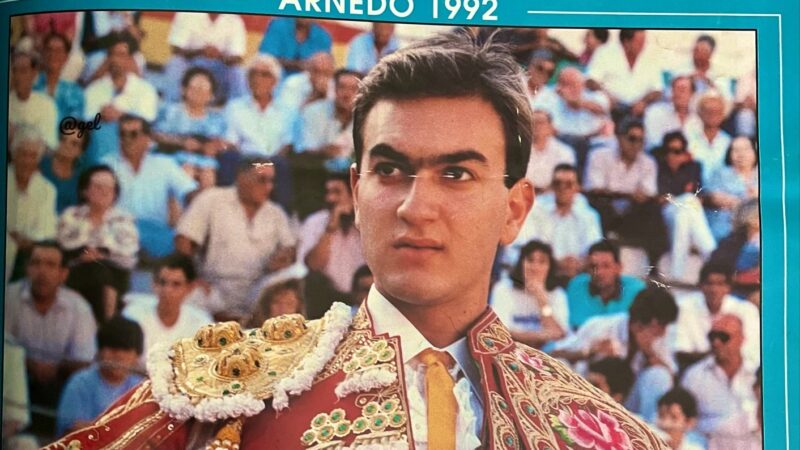 Ex-toureiro morre após ser atacado por touro em arena na Espanha