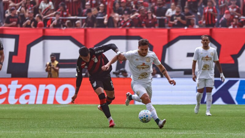 Atuações: Fragilidade defensiva expõe a Chapecoense em nova derrota na Série A