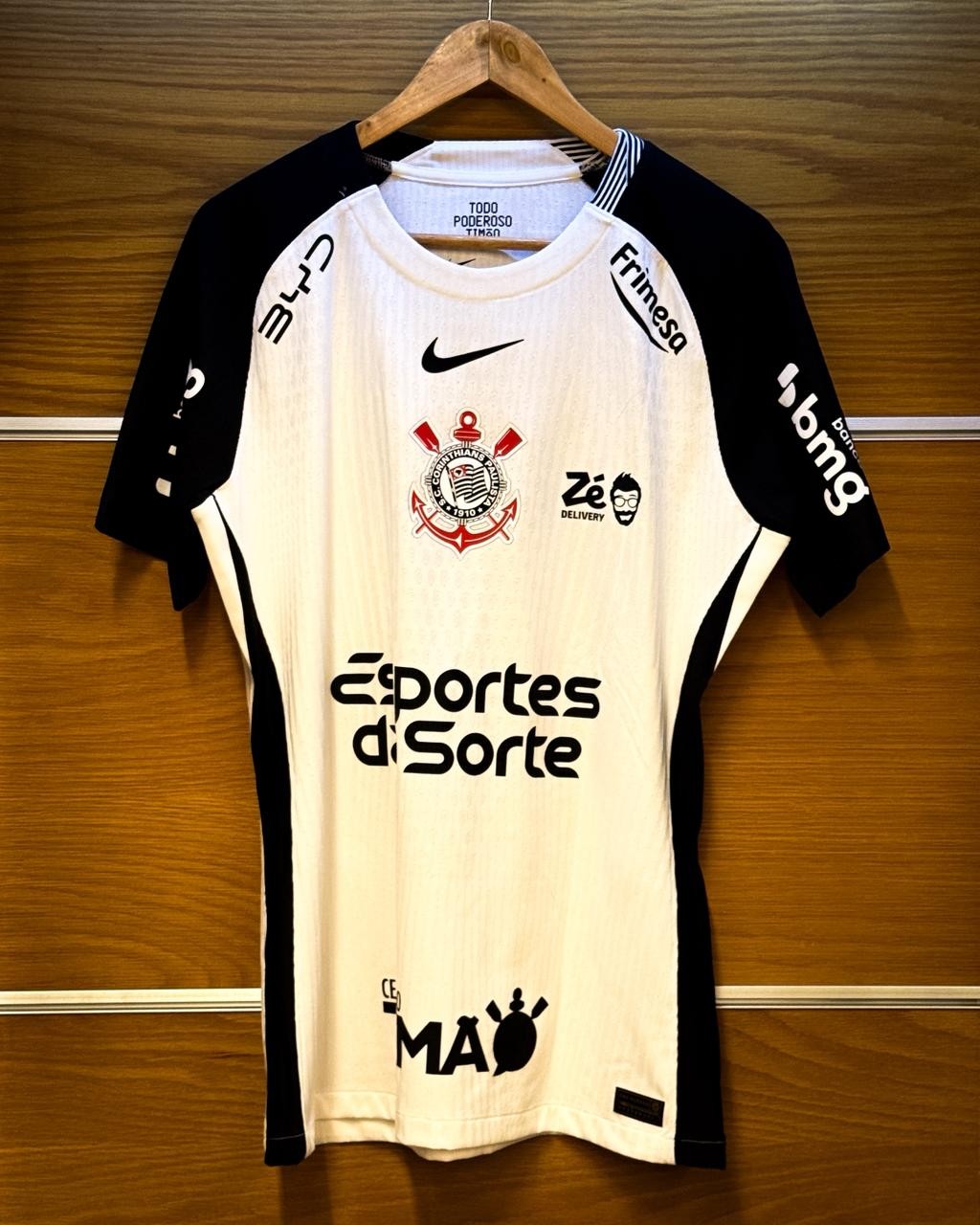Quanto vale a camisa? Veja valores dos contratos de patrocínio do Corinthians em 2026