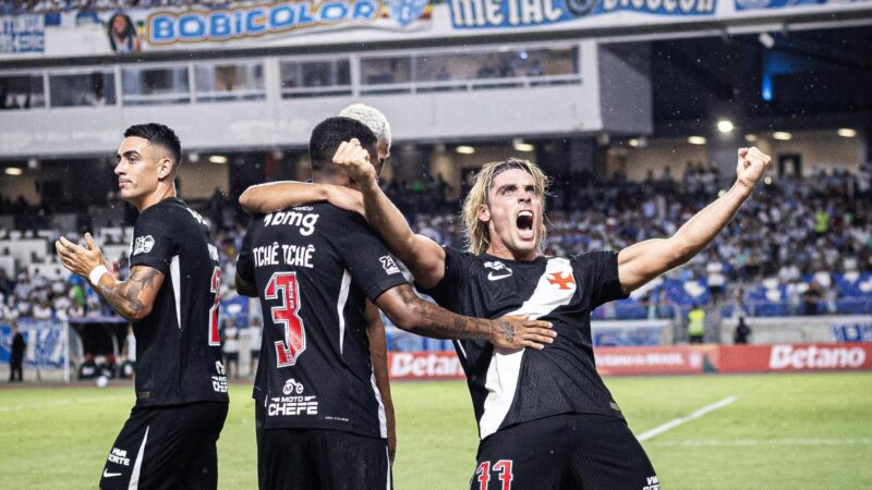 Spinelli encerra jejum pelo Vasco e agradece a Renato Gaúcho: “Confiou em mim”