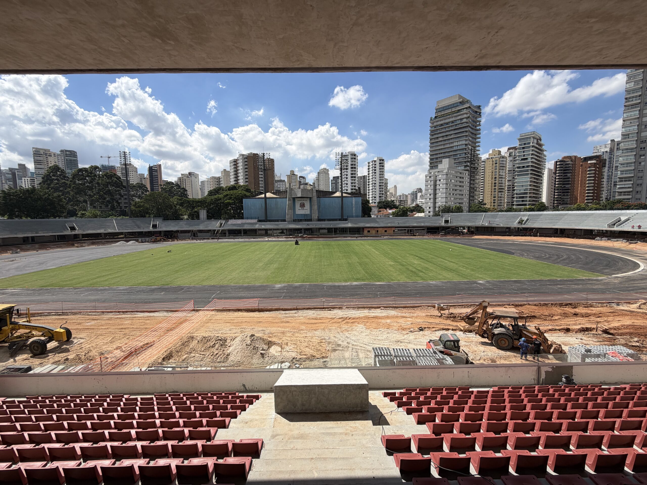 O estádio que estava esquecido no coração de SP, tem obra milionária e pode até receber jogos de futebol