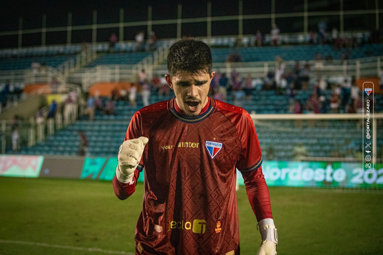 Vinícius Silvestre enaltece resiliência no elenco do Fortaleza após vitória sobre Criciúma