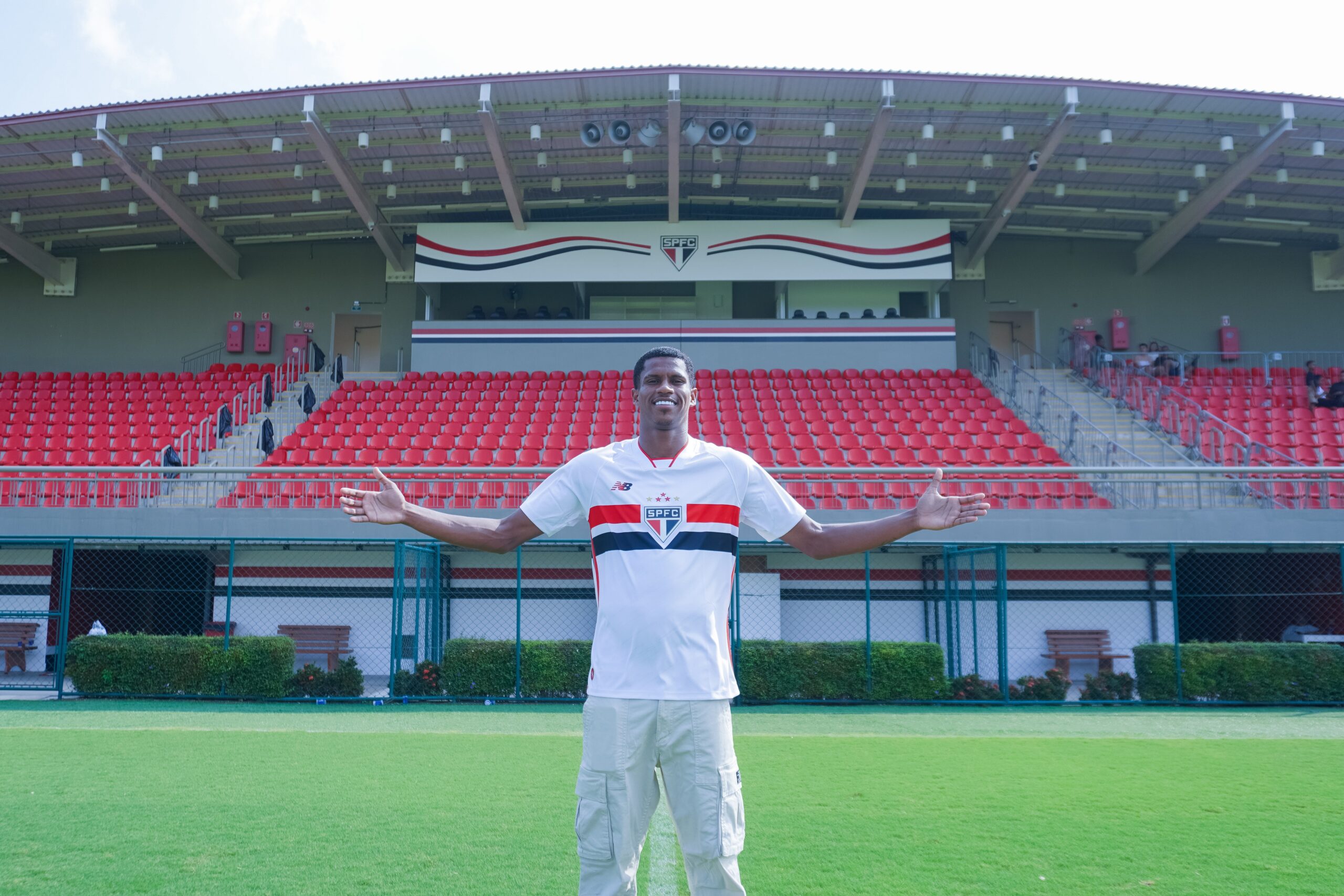 São Paulo renova com Isac até 2030 e triplica multa para mercado nacional; veja valores