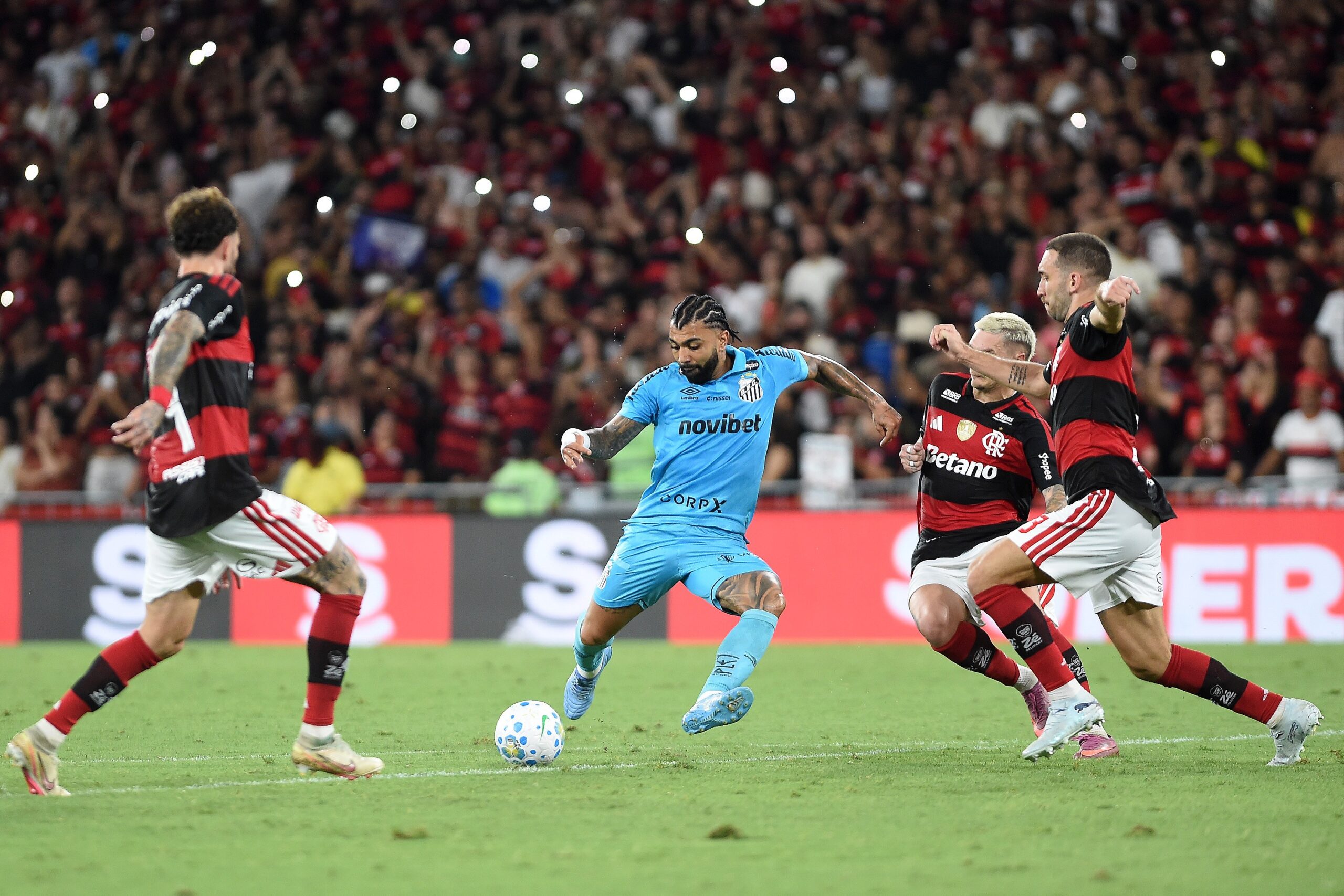 Análise: Santos vê estratégia quase perfeita sucumbir em apenas sete minutos no Maracanã