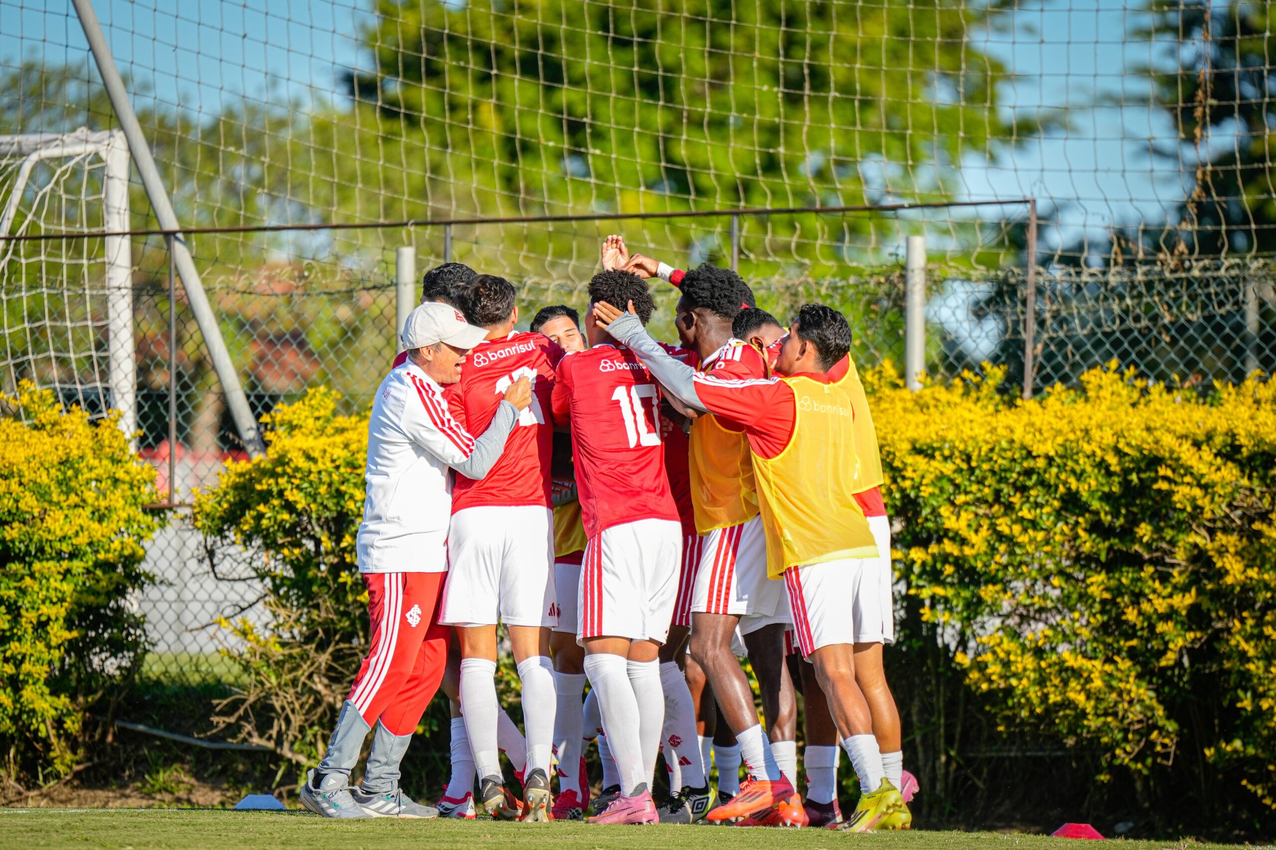 Após mudanças na base, Inter goleia e vence a primeira na Série B do Brasileirão sub-20