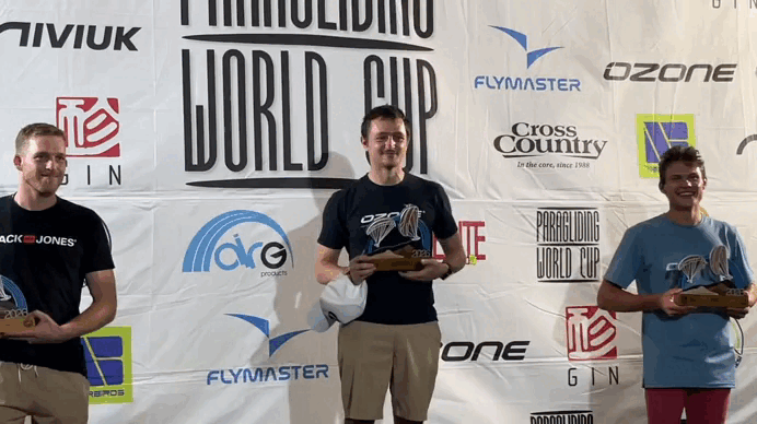 Atleta francês vence etapa da Copa do Mundo de Parapente em Governador Valadares