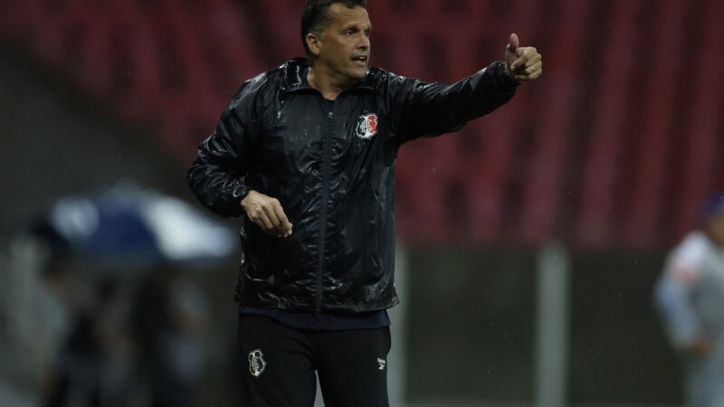 “Não podemos voltar de mala vazia”, diz Claudinei, sobre primeiro jogo fora do Santa Cruz na Série C