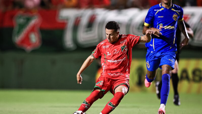 Clube centenário vence primeiro jogo nacional da história