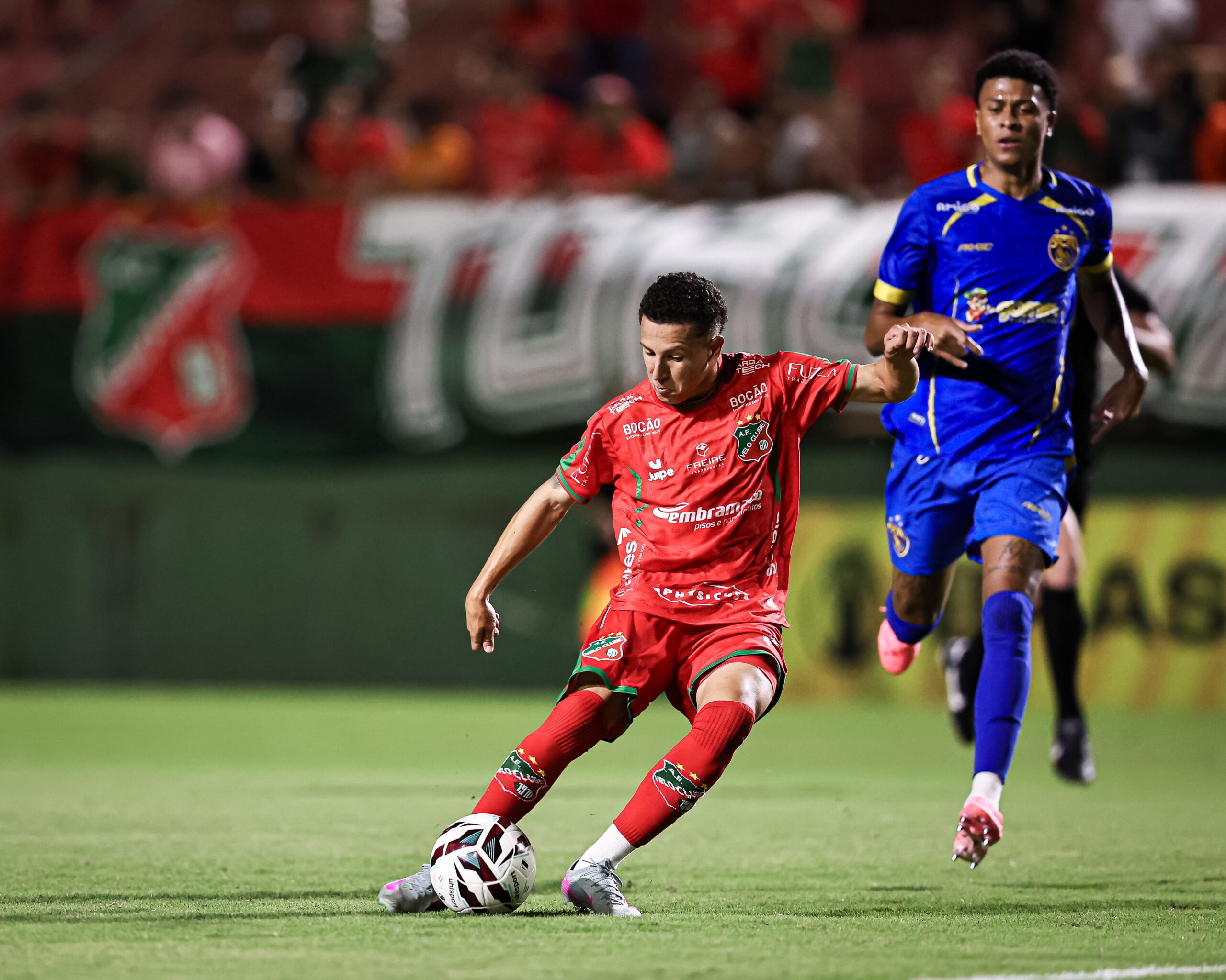 Clube centenário vence primeiro jogo nacional da história